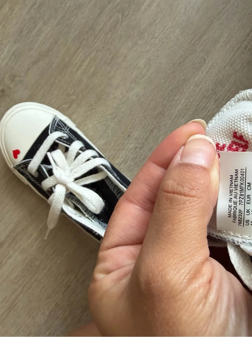 Converse Toddler’s High-Top Sneakers Black White Love red heart SZ 10